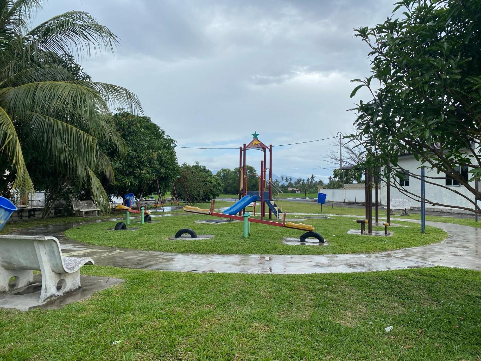 Homestay Desa Tikam Batu スンガイ・プタニ エクステリア 写真