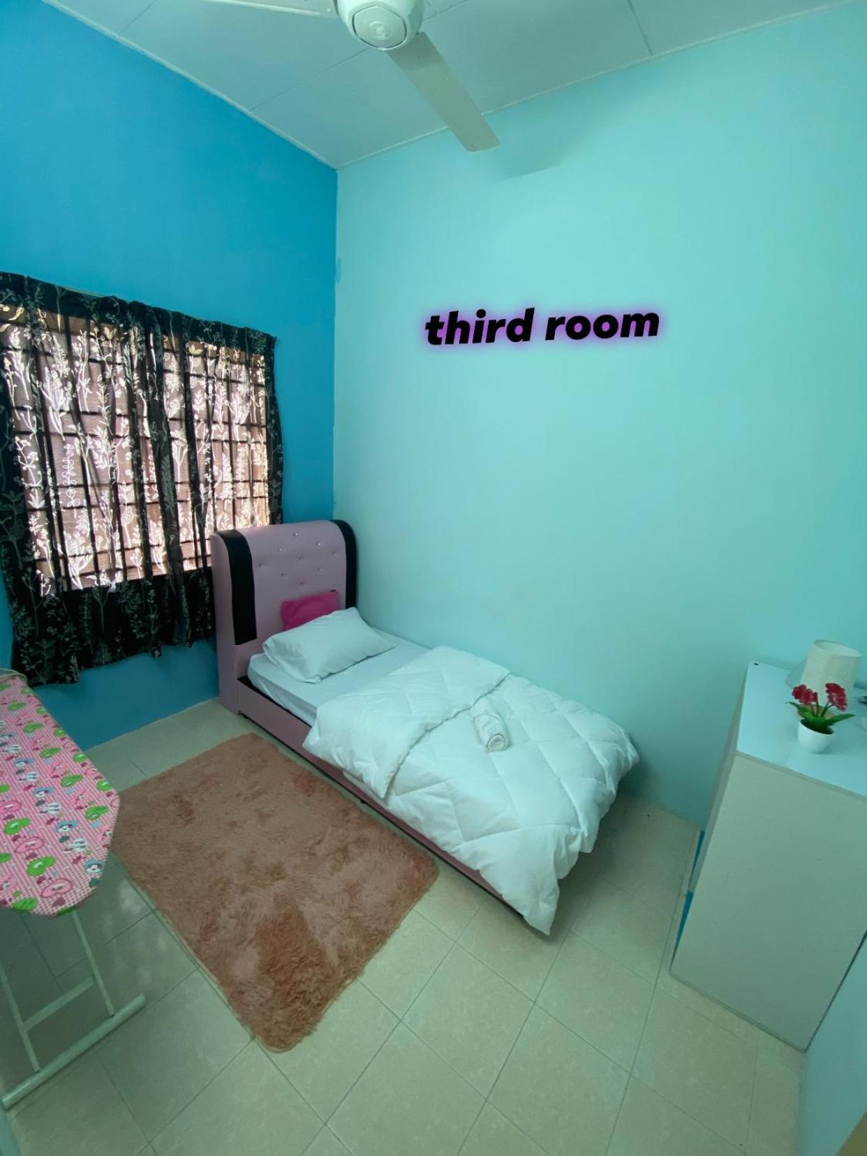 Homestay Desa Tikam Batu スンガイ・プタニ エクステリア 写真